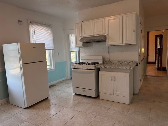 2 Shirley St 2, Worcester, MA 01610