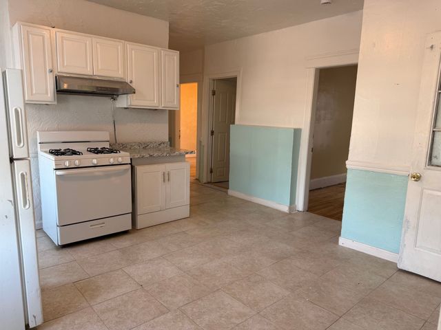 2 Shirley St 2, Worcester, MA 01610