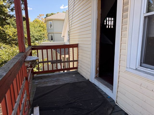 2 Shirley St 2, Worcester, MA 01610