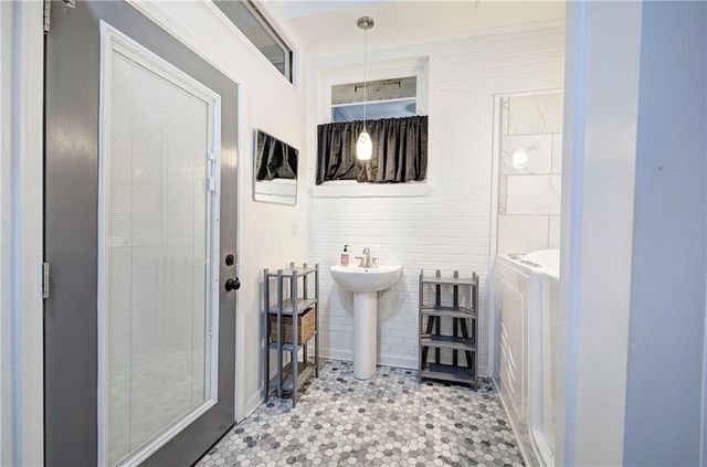 108 Valley Drive, Cartersville, GA 30120