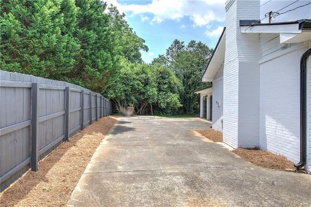 108 Valley Drive, Cartersville, GA 30120