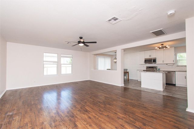 283 Cordero DR, San Marcos, TX 78666