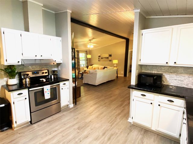 184 Beachwood Drive, Mabank, TX 75156