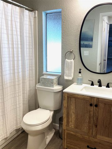 184 Beachwood Drive, Mabank, TX 75156