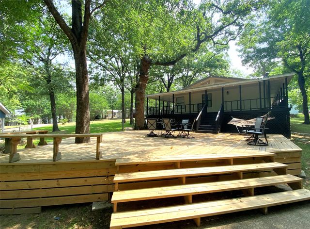 184 Beachwood Drive, Mabank, TX 75156