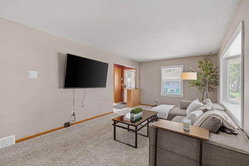8730 Portland Avenue S, Bloomington, MN 55420 — photo 4