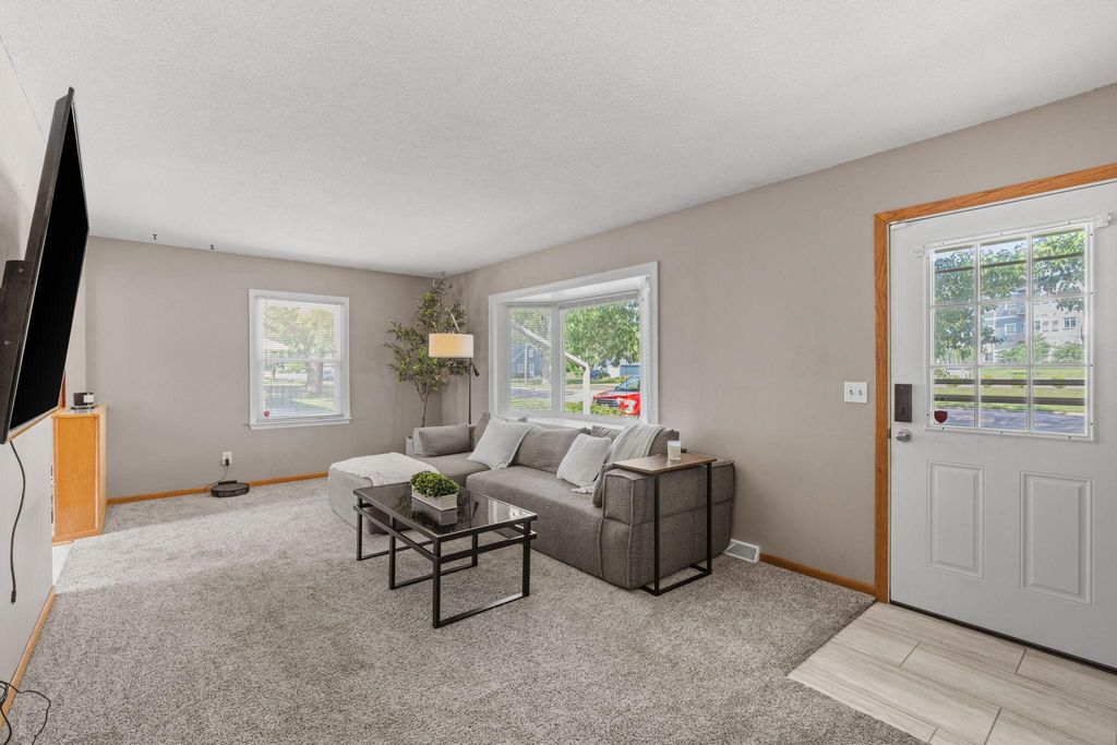 8730 Portland Avenue S, Bloomington, MN 55420 — photo 5