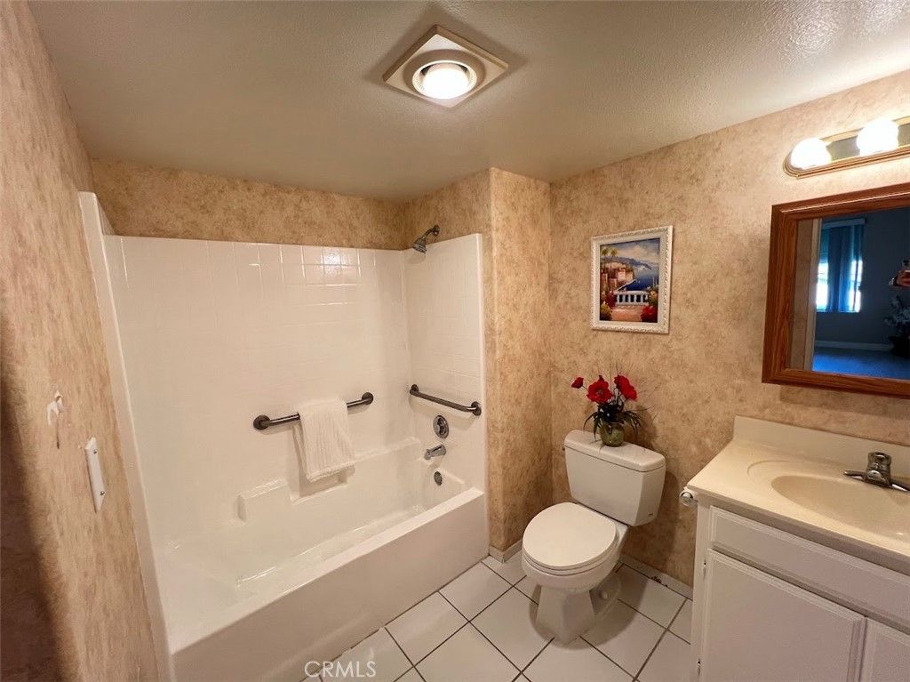 Image 15 of property listing at 918 W Garvey Avenue 313, Monterey Park, CA 91754
