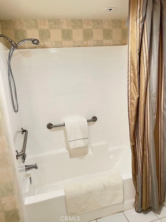 Image 16 of property listing at 918 W Garvey Avenue 313, Monterey Park, CA 91754