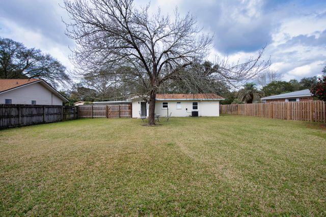 704 Burton Avenue, Fort Walton Beach, FL 32547