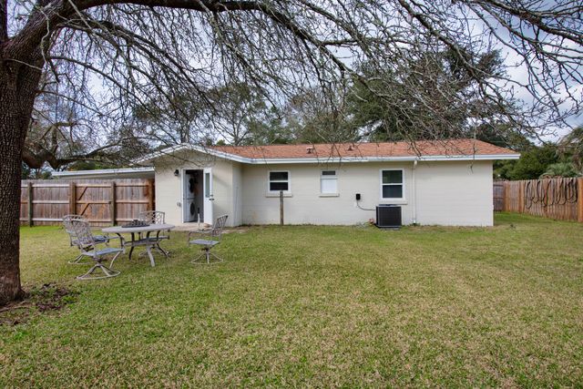 704 Burton Avenue, Fort Walton Beach, FL 32547