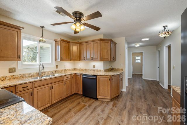 176 Derbyshire Drive, Hendersonville, NC 28792