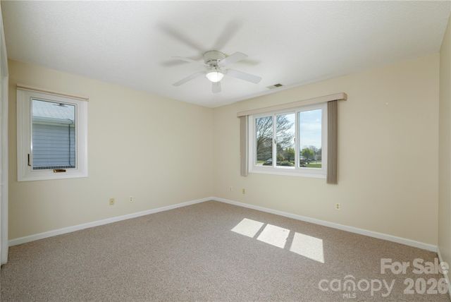 176 Derbyshire Drive, Hendersonville, NC 28792