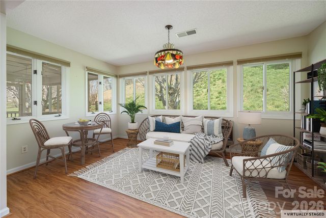 176 Derbyshire Drive, Hendersonville, NC 28792