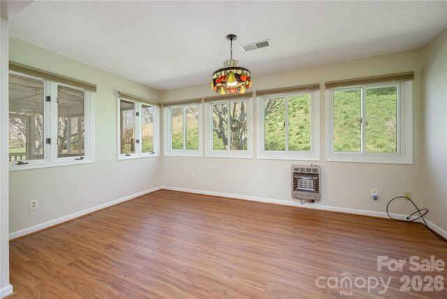 176 Derbyshire Drive, Hendersonville, NC 28792