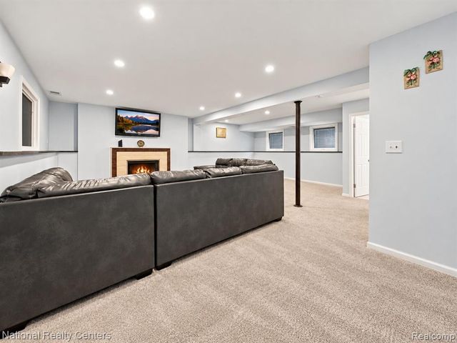 42146 Trinity Court, Sterling Heights, MI 48313