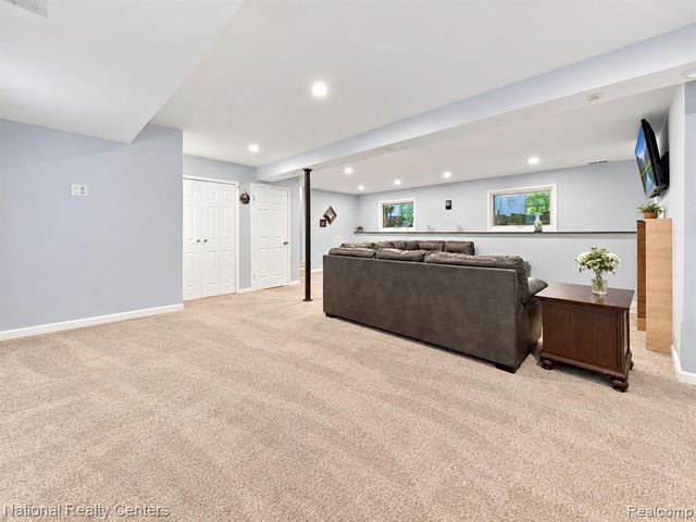 42146 Trinity Court, Sterling Heights, MI 48313