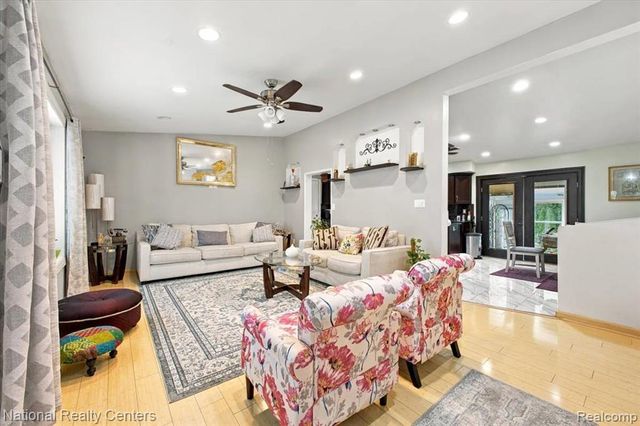 42146 Trinity Court, Sterling Heights, MI 48313