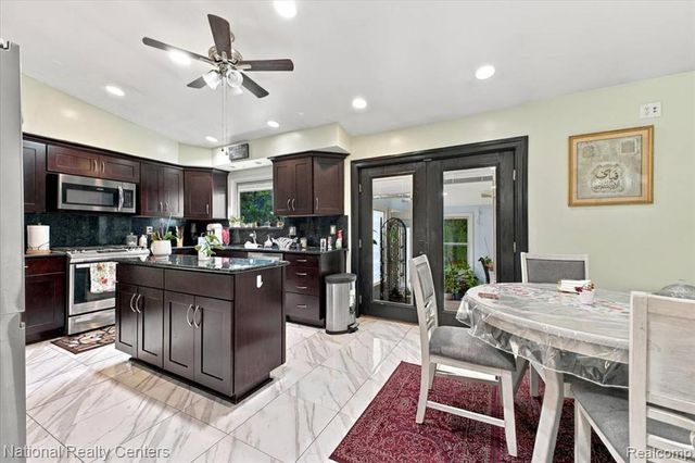 42146 Trinity Court, Sterling Heights, MI 48313
