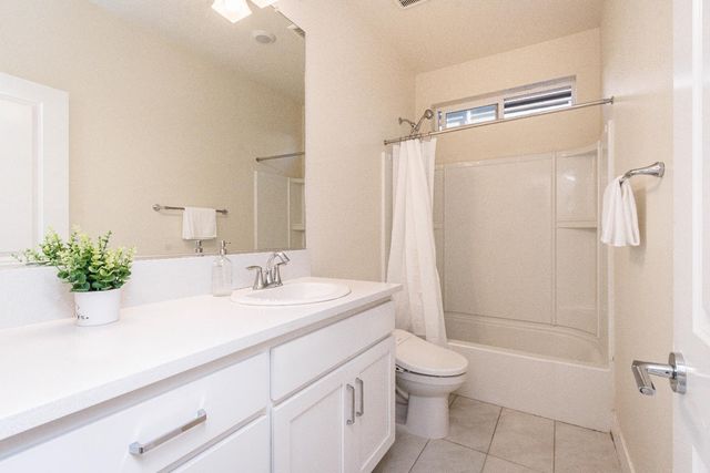 3127 Blackbird Ct, West Sacramento, CA 95691