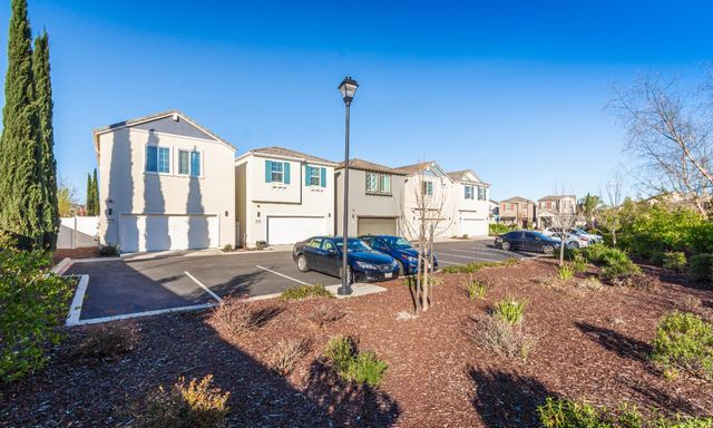 3127 Blackbird Ct, West Sacramento, CA 95691