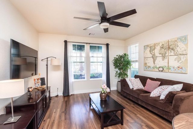 3127 Blackbird Ct, West Sacramento, CA 95691