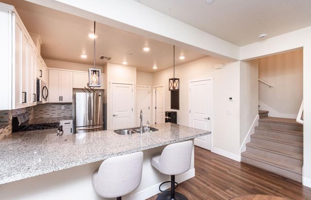 3127 Blackbird Ct, West Sacramento, CA 95691