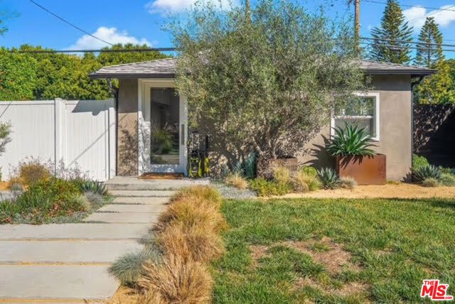 2963 Virginia Avenue, Santa Monica, CA 90404