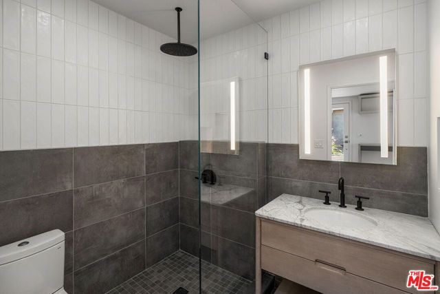 2963 Virginia Avenue, Santa Monica, CA 90404