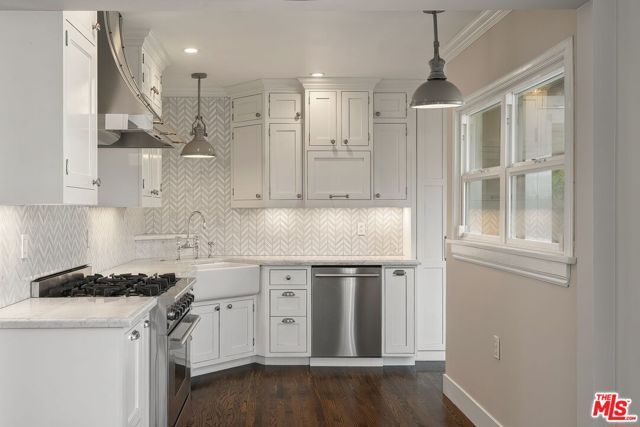 2963 Virginia Avenue, Santa Monica, CA 90404