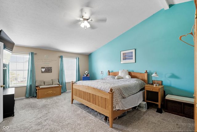 2460 S Wildflower Lane, New Palestine, IN 46163