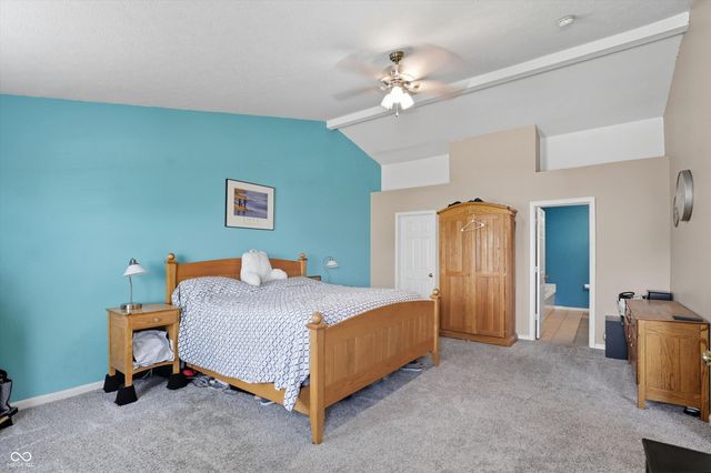 2460 S Wildflower Lane, New Palestine, IN 46163