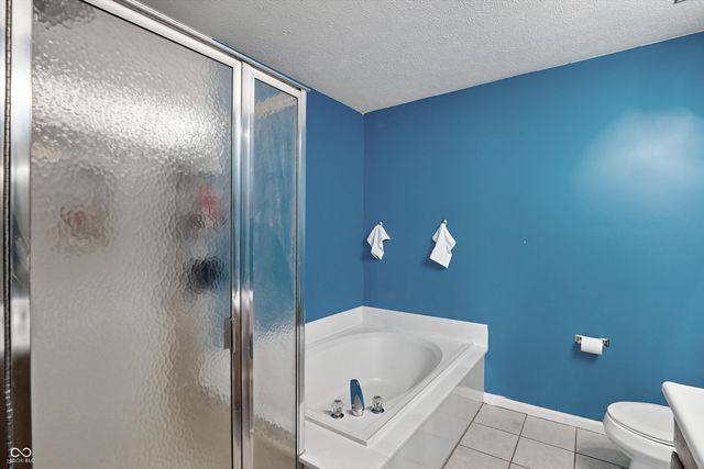 2460 S Wildflower Lane, New Palestine, IN 46163