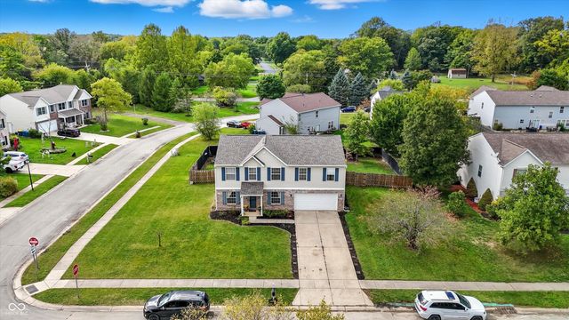 2460 S Wildflower Lane, New Palestine, IN 46163