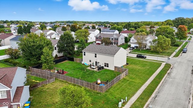 2460 S Wildflower Lane, New Palestine, IN 46163