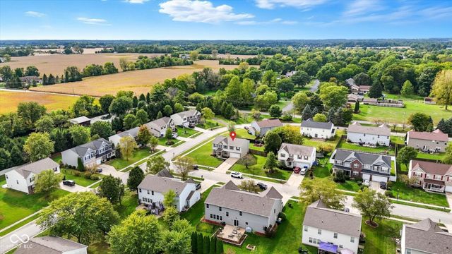 2460 S Wildflower Lane, New Palestine, IN 46163