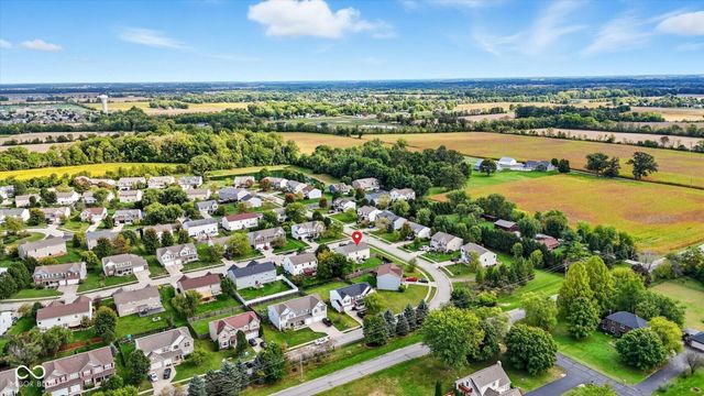 2460 S Wildflower Lane, New Palestine, IN 46163