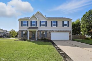 2460 S Wildflower Lane, New Palestine, IN 46163