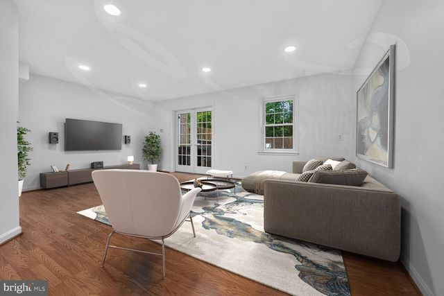 7328 GREENTREE RD, Bethesda, MD 20817