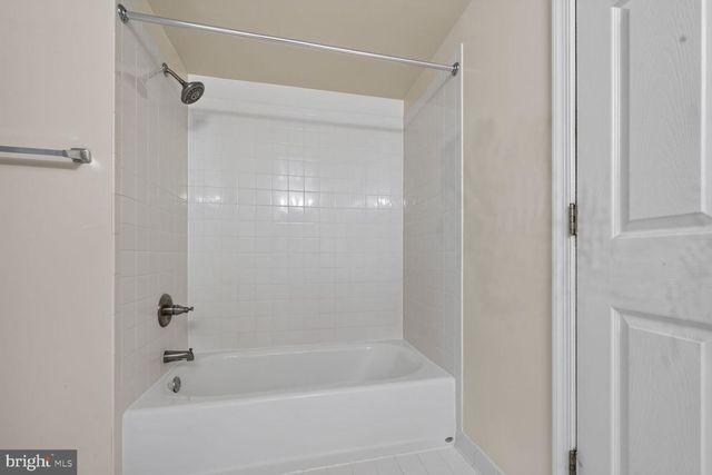 7328 GREENTREE RD, Bethesda, MD 20817