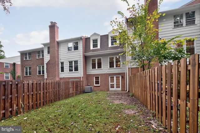 7328 GREENTREE RD, Bethesda, MD 20817