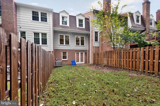 7328 GREENTREE RD, Bethesda, MD 20817