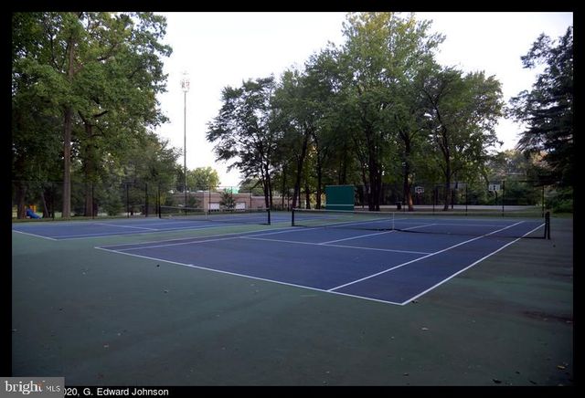 7328 GREENTREE RD, Bethesda, MD 20817