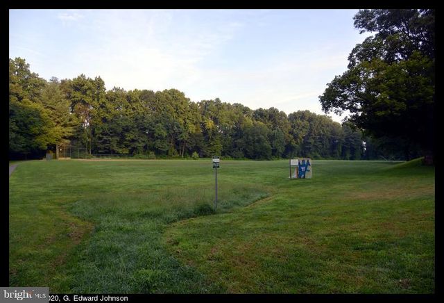 7328 GREENTREE RD, Bethesda, MD 20817