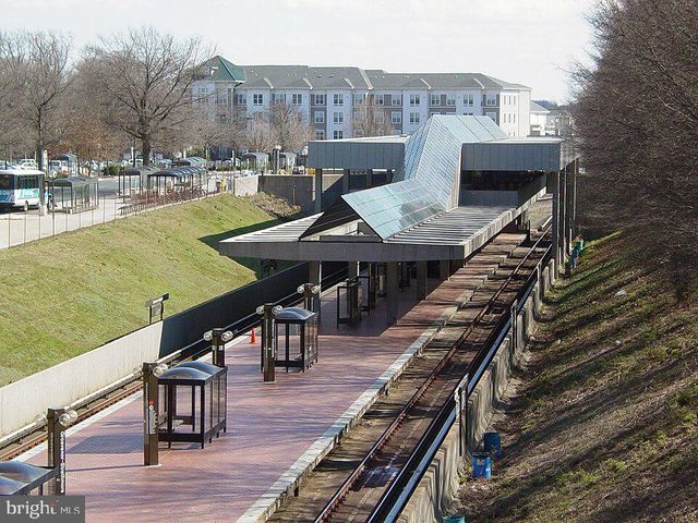 7328 GREENTREE RD, Bethesda, MD 20817