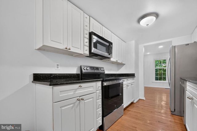 7328 GREENTREE RD, Bethesda, MD 20817