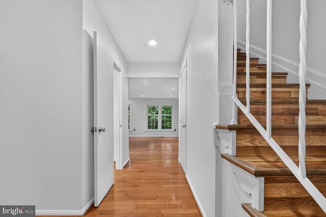 7328 GREENTREE RD, Bethesda, MD 20817