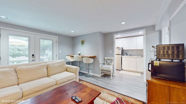 305 Westport Turnpike, Fairfield, CT 06824