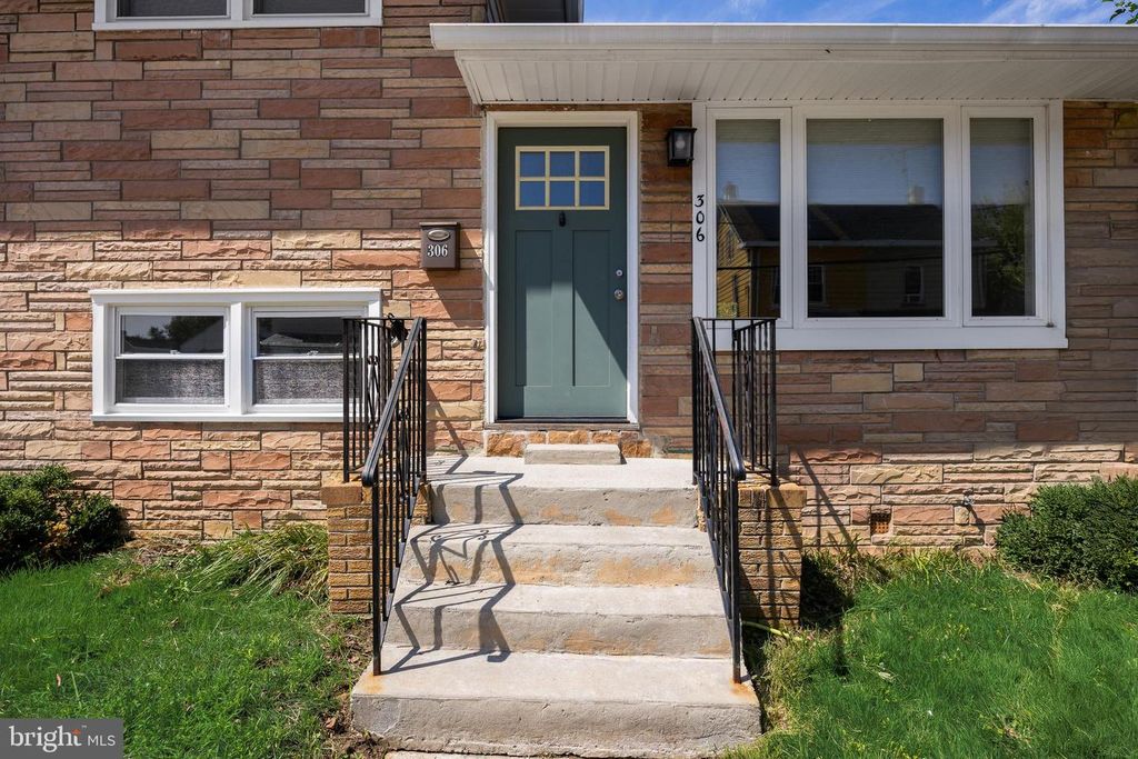 306 BORDEN ST, BORDENTOWN, NJ 08505 — photo 3