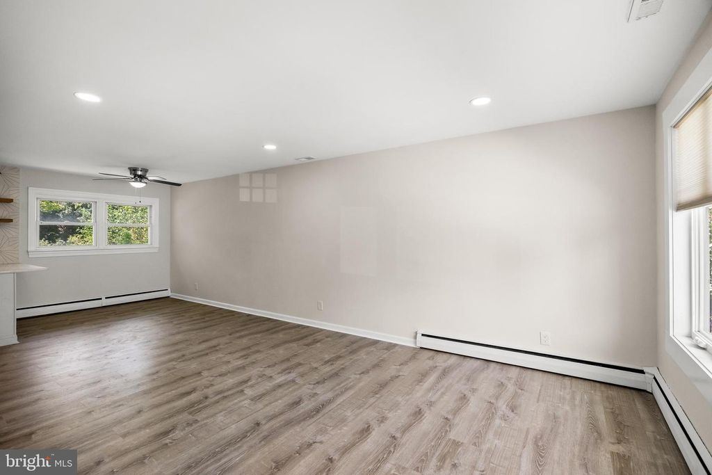 306 BORDEN ST, BORDENTOWN, NJ 08505 — photo 4